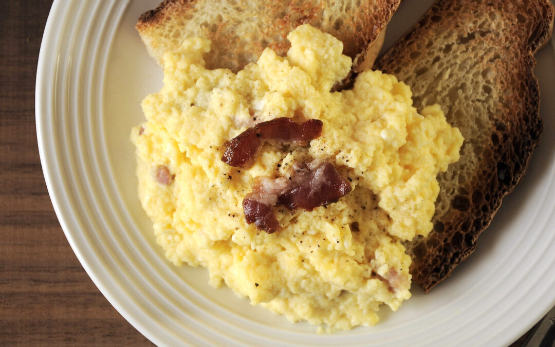 Uova strapazzate al formaggio