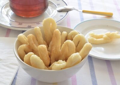 Zeppole scaldate (zirpuli scaudati)
