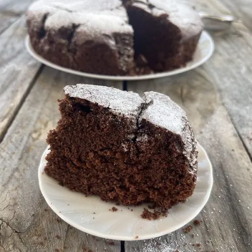 Una fetta di torta al cioccolato preparata con Bimby