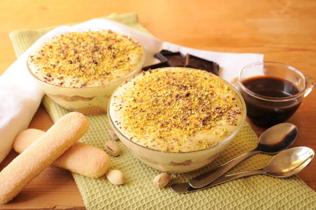 tiramisu al pistacchio bimby servito un coppe monoporzione