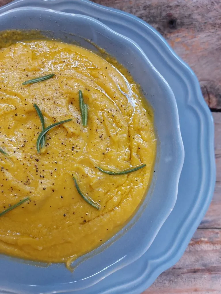 vellutata di ceci con rosmarino