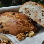 dolci dei santi, in particolare un pan co' santi toscano